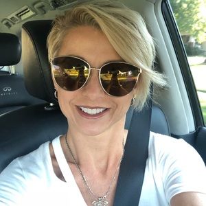 Meet your Posher, Dachel